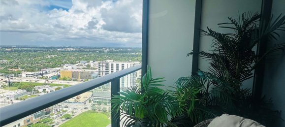 1 Schlafzimmer Gewerbliche Immobilien in Miami, USA, Nr. 614779 2
