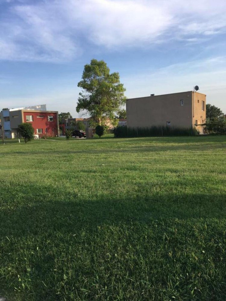  Land in Almirante Brown, Argentina No. 121061