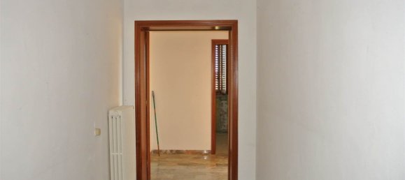 5 rooms Apartment in Colle di Val d'Elsa, Italy No. 227819 9