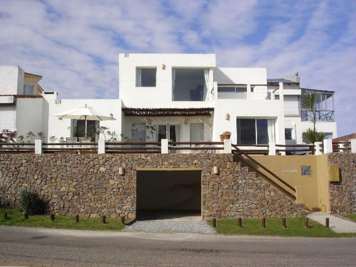 2 bedrooms House in Maldonado, Uruguay No. 3728