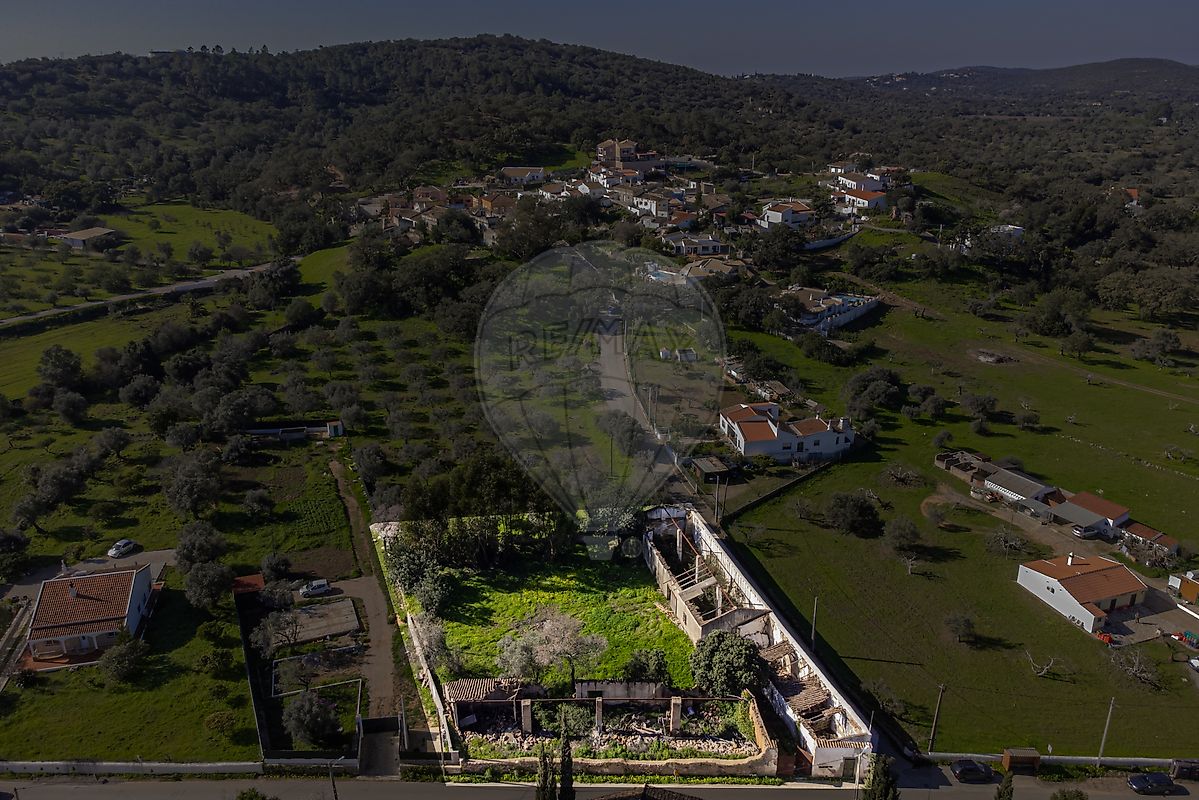 Casa de 5 dormitorios en Sao Bras de Alportel, Portugal No. 34128
