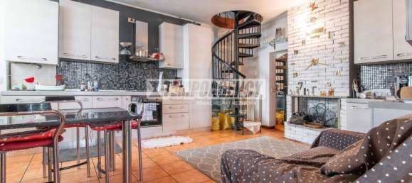 Apartamento T4 em Gerenzano, Italy N.º 266587 2