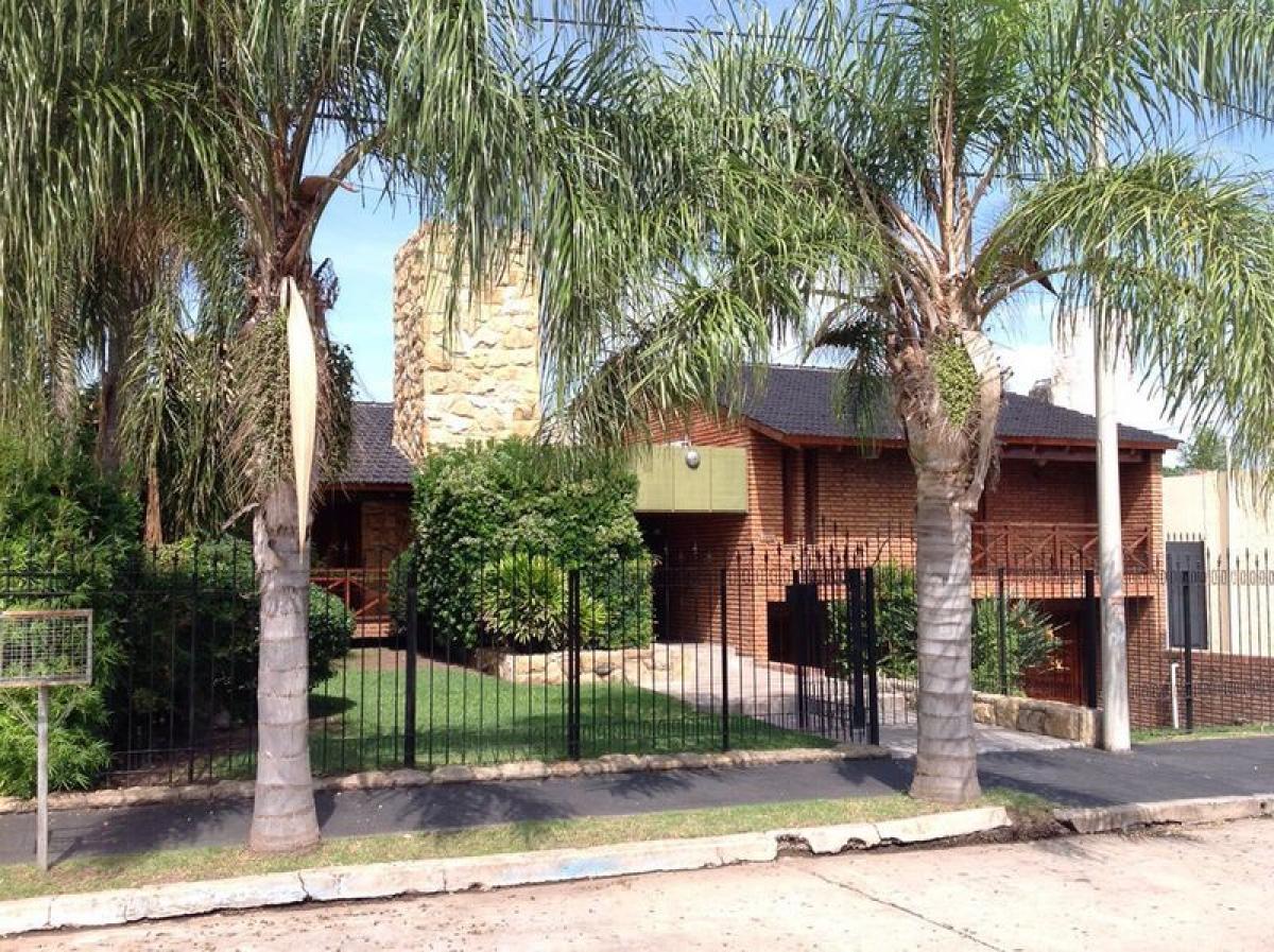 4 bedrooms House in Cordoba, Argentina No. 18557