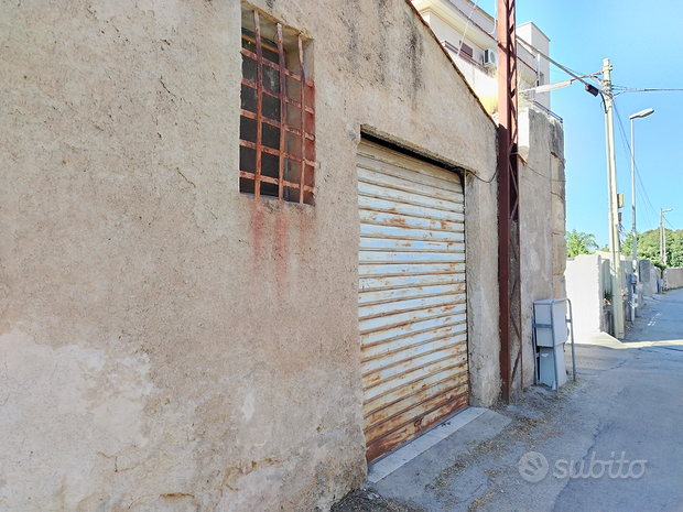 27m² Garage in Palermo, Italy No. 272117