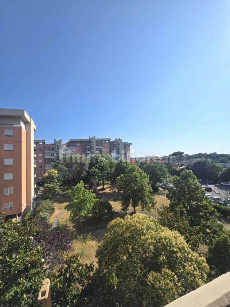 3 bedrooms Apartment in Rome, Italy No. 338469