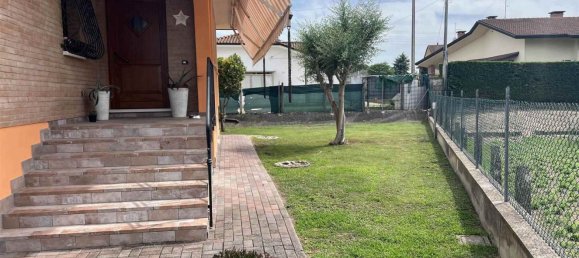 11 rooms Villa in Porto Viro, Italy No. 92148 2