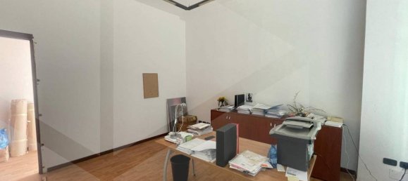 مكتب في Vizzolo Predabissi, Italy 176متر مربع رقم 33902 2