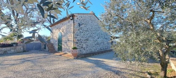 5 bedrooms House in Volterra, Italy No. 75869 10