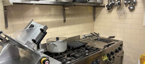 Коммерческая недвижимость с 5 комнатами в Венеция, Италия № 61607 29