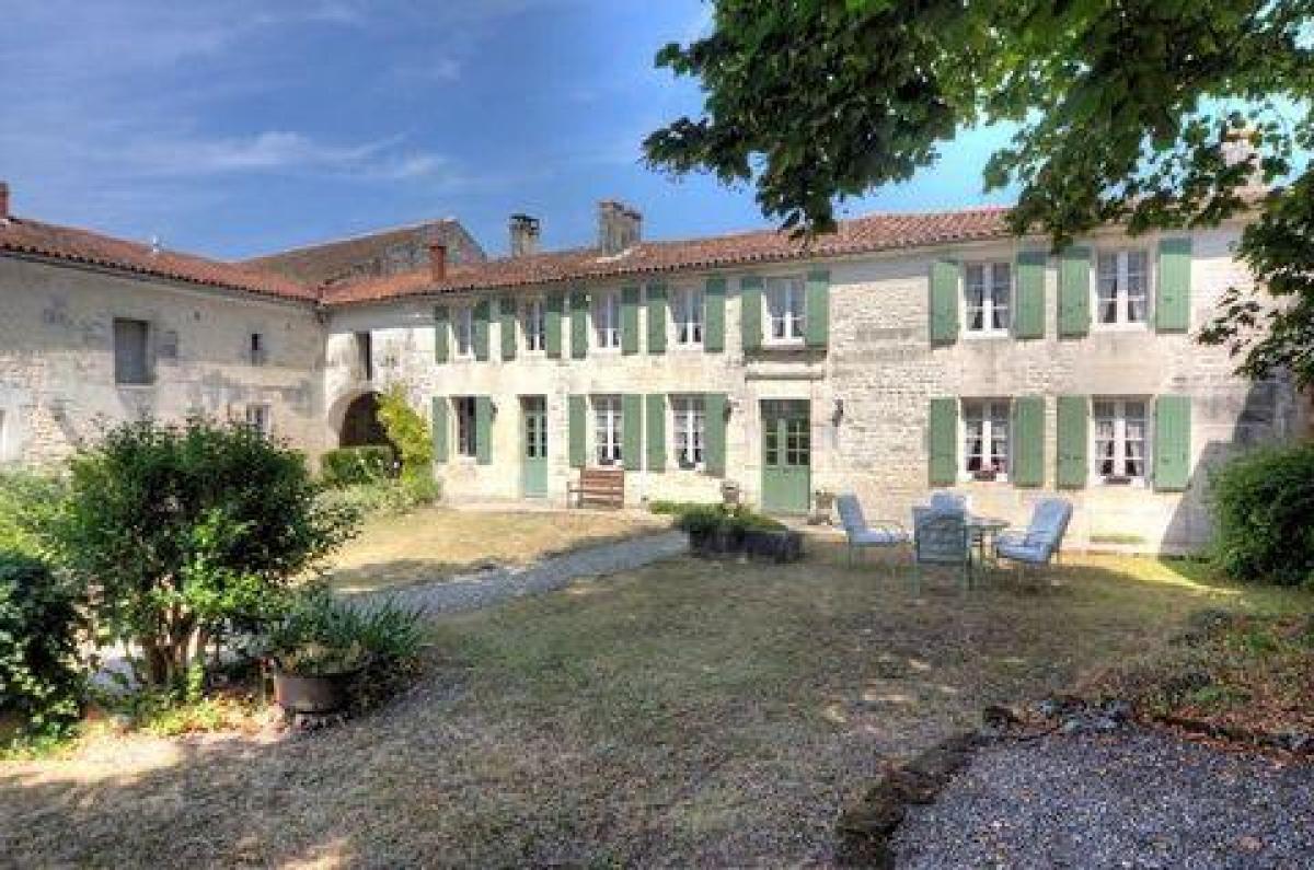 6 bedrooms Farm in Segonzac, France No. 21165