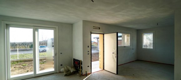 Дом с 4 комнатами в Сан Бонифачо, Италия № 224636 6