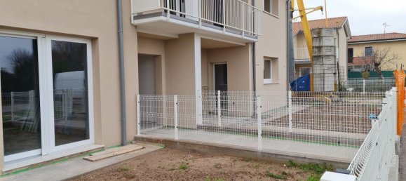 Дом с 4 комнатами в Сан Бонифачо, Италия № 224636 4