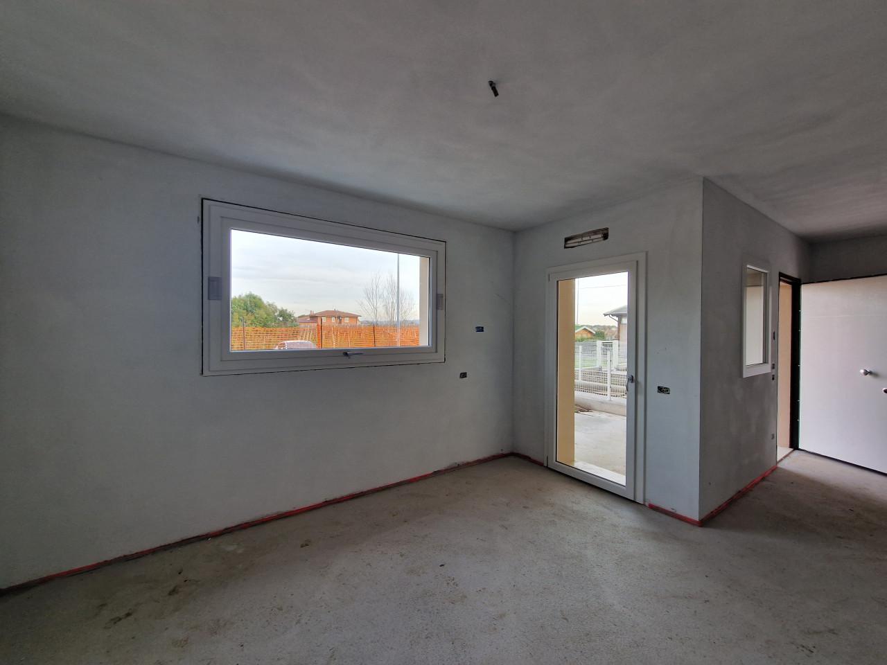 Дом с 4 комнатами в Сан Бонифачо, Италия № 224636