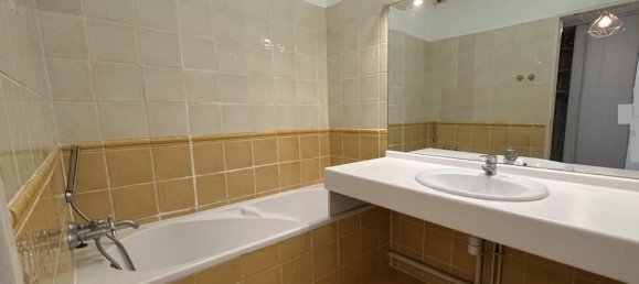 Apartamento de 3 dormitorios en Aubagne, France No. 338556 8