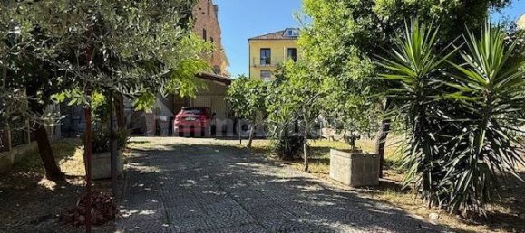 6 bedrooms House in Torre de' Passeri, Italy No. 281441 13