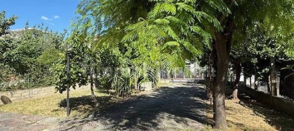 6 bedrooms House in Torre de' Passeri, Italy No. 281441 9