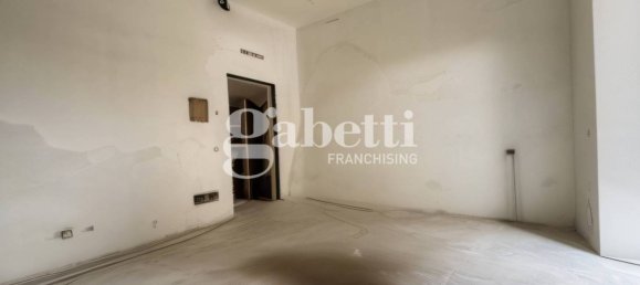 1 bedroom Apartment in Florence, Italy No. 40597 4