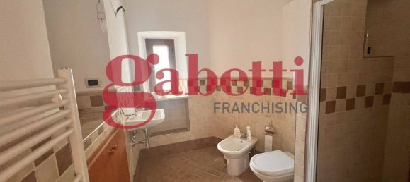 Casa de 4 dormitorios en Montaquila, Italy No. 289563 13