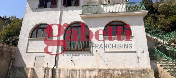 Casa de 4 dormitorios en Montaquila, Italy No. 289563 23