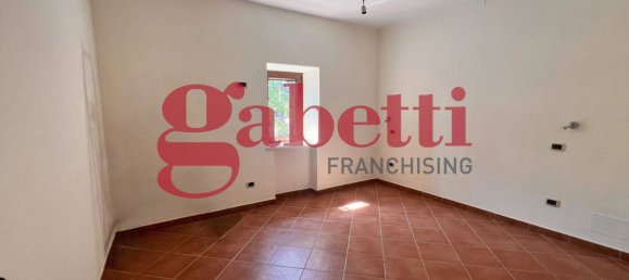 Casa de 4 dormitorios en Montaquila, Italy No. 289563 5