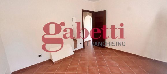 Casa de 4 dormitorios en Montaquila, Italy No. 289563 6