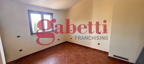 Casa de 4 dormitorios en Montaquila, Italy No. 289563 7