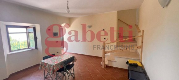 Casa de 4 dormitorios en Montaquila, Italy No. 289563 4