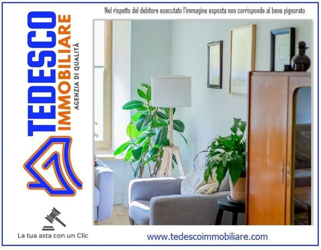 9 rooms Apartment in Benevento, Italy No. 300386