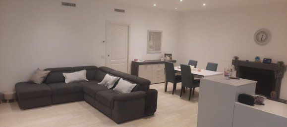 Villa de 4 divisões em Bari, Italy N.º 309159 3