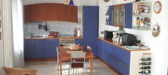3 Schlafzimmer Villa in Loro Ciuffenna, Italy, Nr. 227739 3