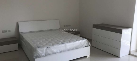 2 bedrooms Penthouse in Sliema, Malta No. 9037 7