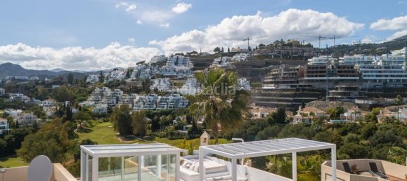 3 bedrooms Penthouse in La Quinta, Spain No. 139218 25