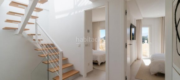 3 bedrooms Penthouse in La Quinta, Spain No. 139218 6