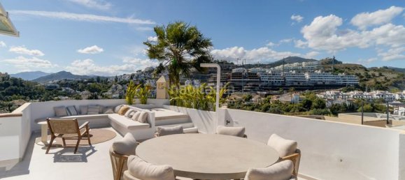 3 bedrooms Penthouse in La Quinta, Spain No. 139218 7