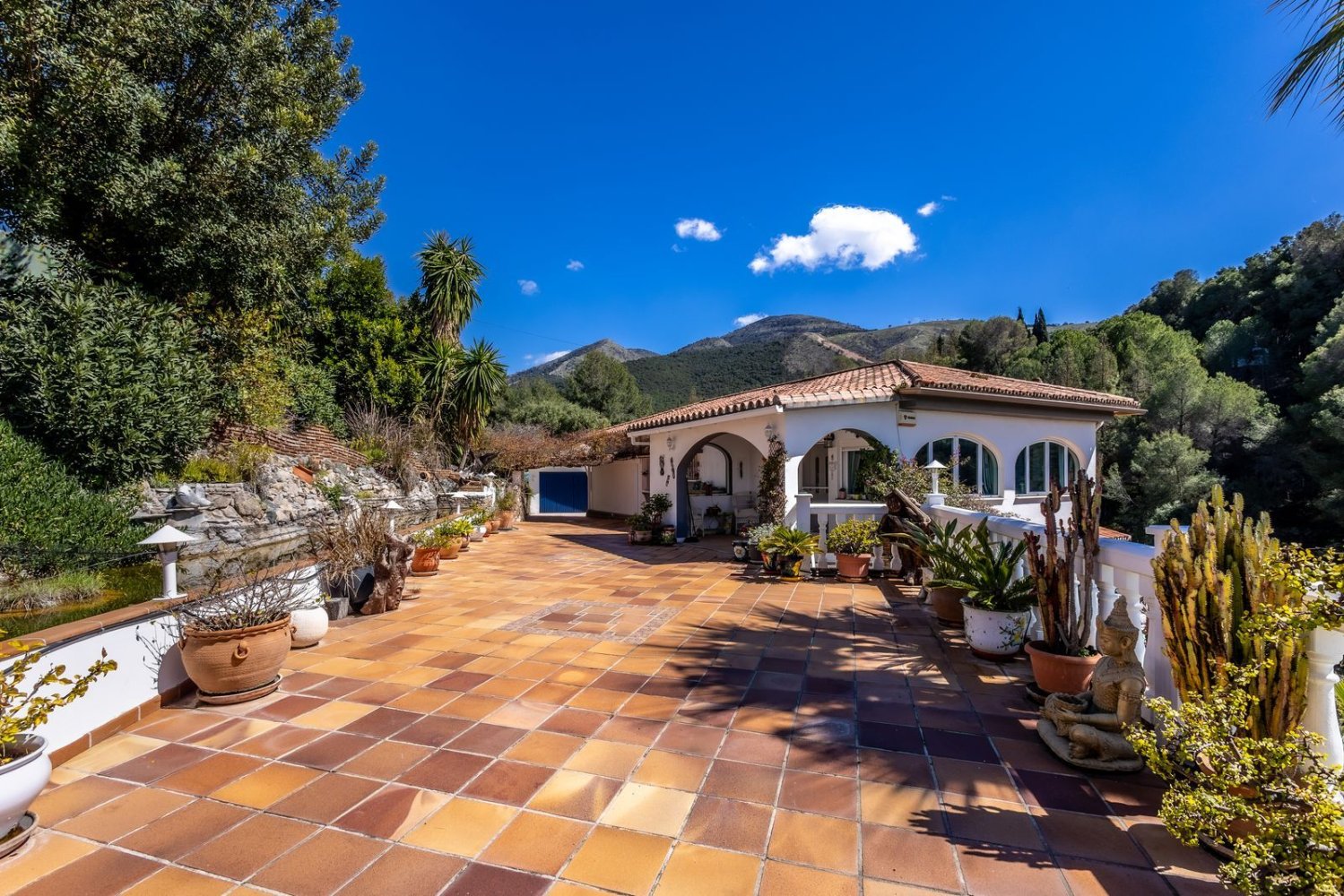 4 bedrooms Villa in Alhaurin el Grande, Spain No. 143204