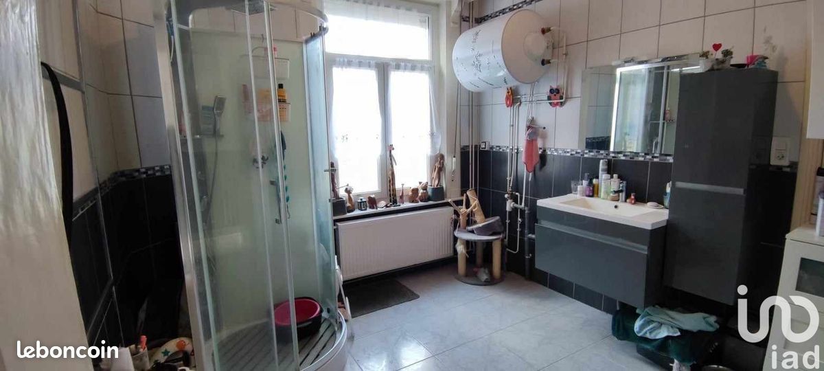 5 bedrooms House in Guesnain, France No. 80542