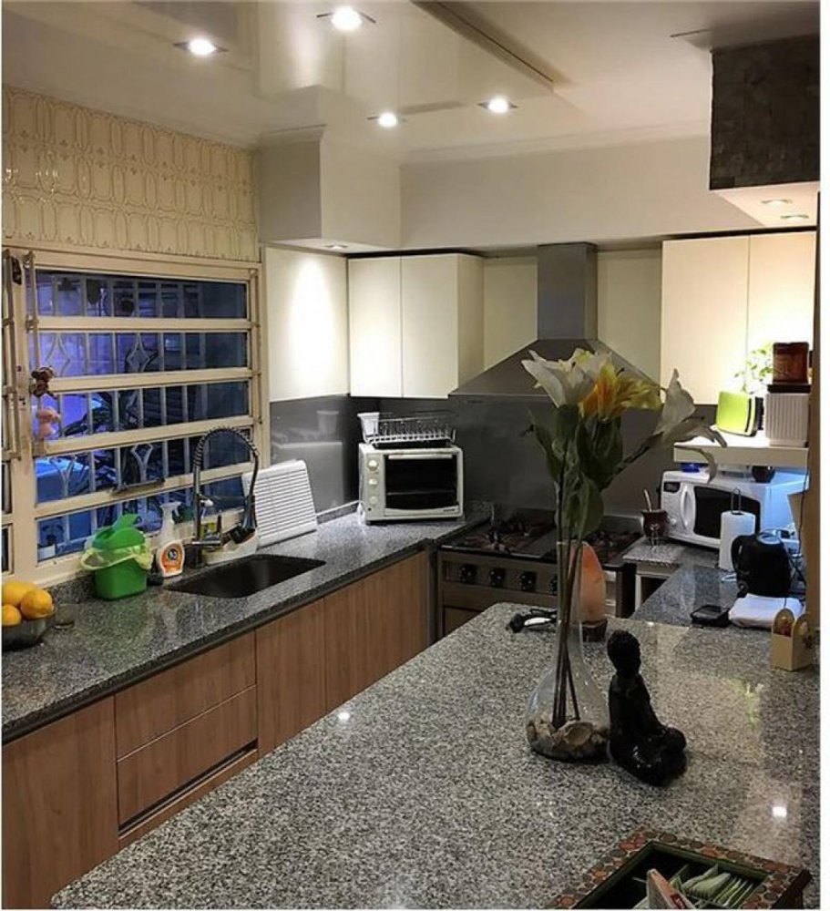 Casa de 5 dormitorios en Buenos Aires, Argentina No. 68264