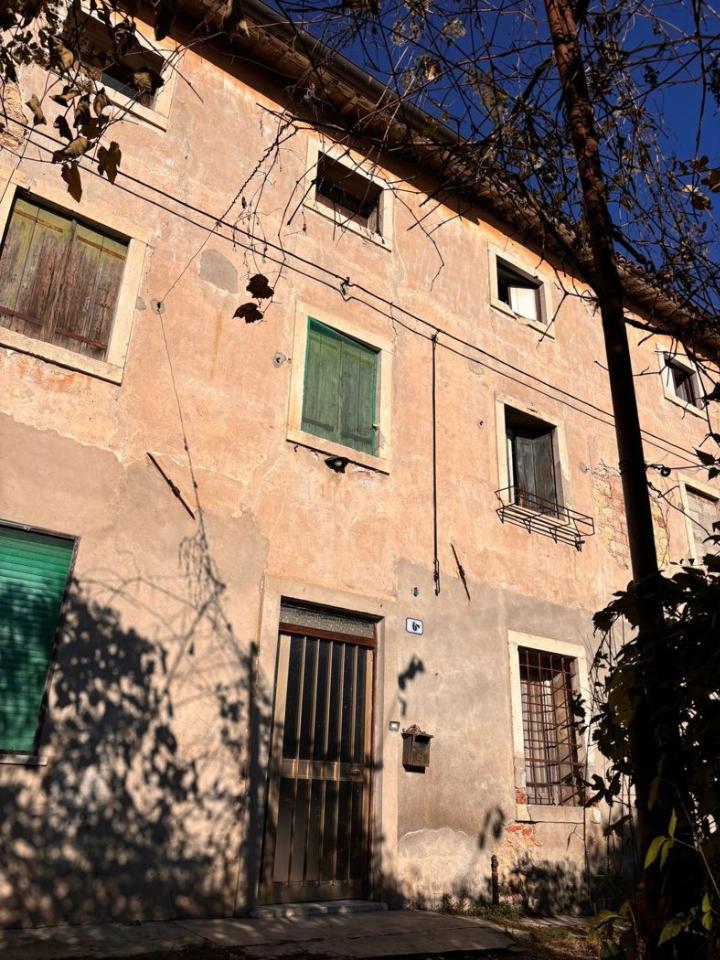 5-Zimmer Haus in San Bonifacio, Italy, Nr. 125956