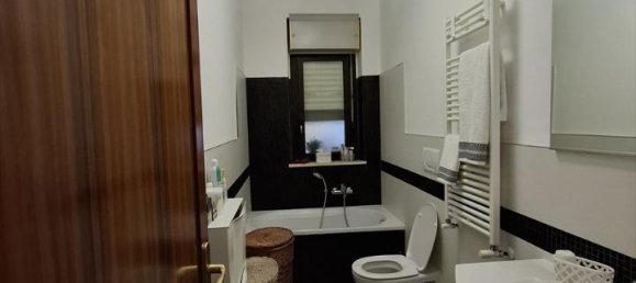 Квартира с 4 комнатами в Бари, Италия № 139464 10