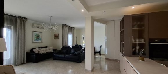 Квартира с 4 комнатами в Бари, Италия № 139464 19