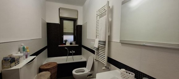 Квартира с 4 комнатами в Бари, Италия № 139464 9