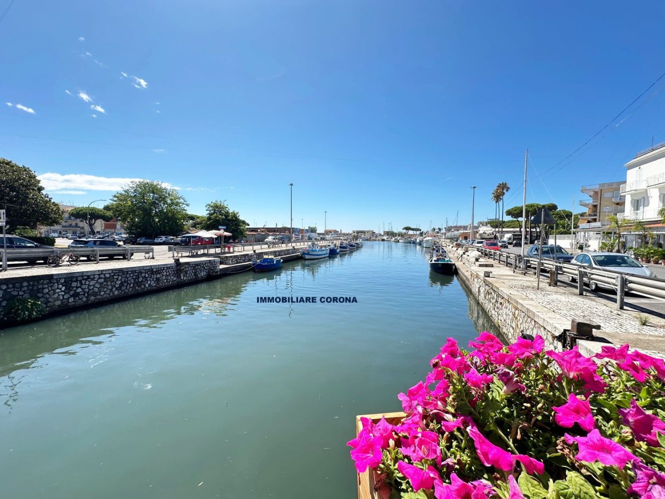 15m² Commercial property in Terracina, Italy No. 271258