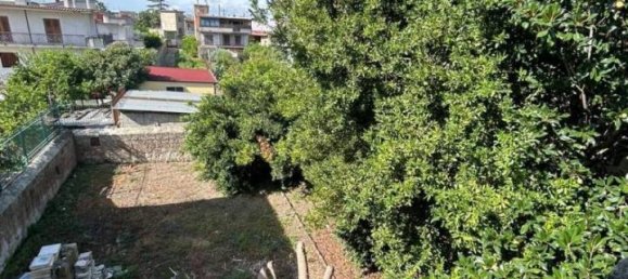 Casa de 7 habitaciónes en Marigliano, Italy No. 153192 2