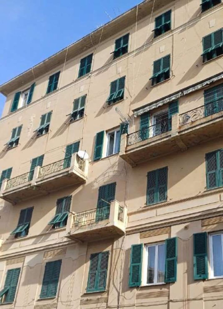 4 rooms Apartment in Genoa, Italy No. 287703
