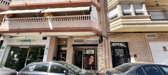Propriété commerciale à Torrevieja, Spain 80m² No. 275630 2