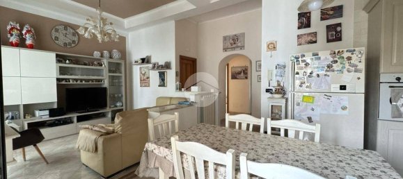 3 Schlafzimmer Wohnung in Castellammare di Stabia, Italy, Nr. 52672 5