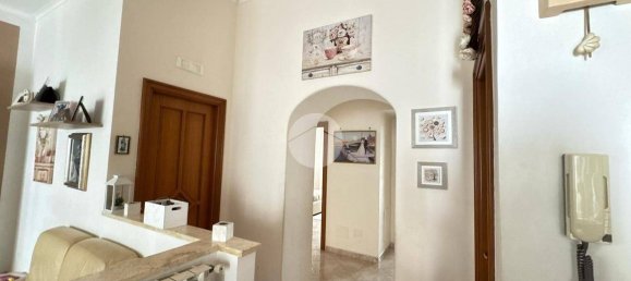 3 Schlafzimmer Wohnung in Castellammare di Stabia, Italy, Nr. 52672 7