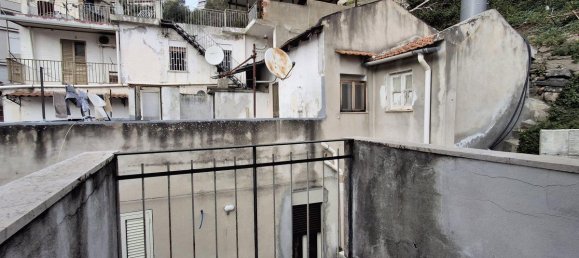 3 rooms Apartment in Messina, Italy No. 30185 56