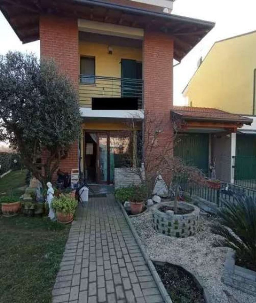 4غرفة منزل في Lurago Marinone, Italy رقم 3902