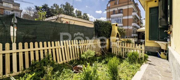 Квартира с 6 комнатами в Рим, Италия № 9727 20